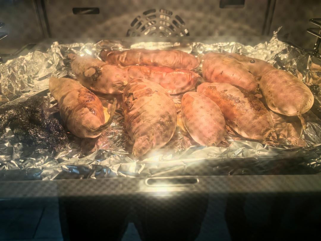 【糯唧唧的烤红薯】糖油四溢皮肉分离外糯里嫩吸溜着吃！