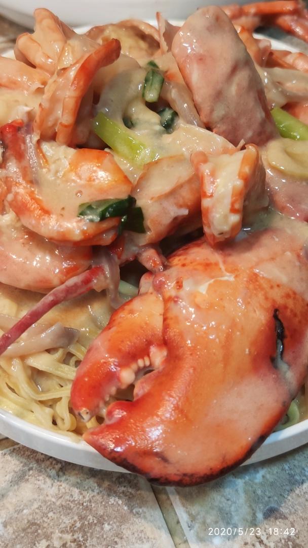 老广东酒楼的龙虾伊面