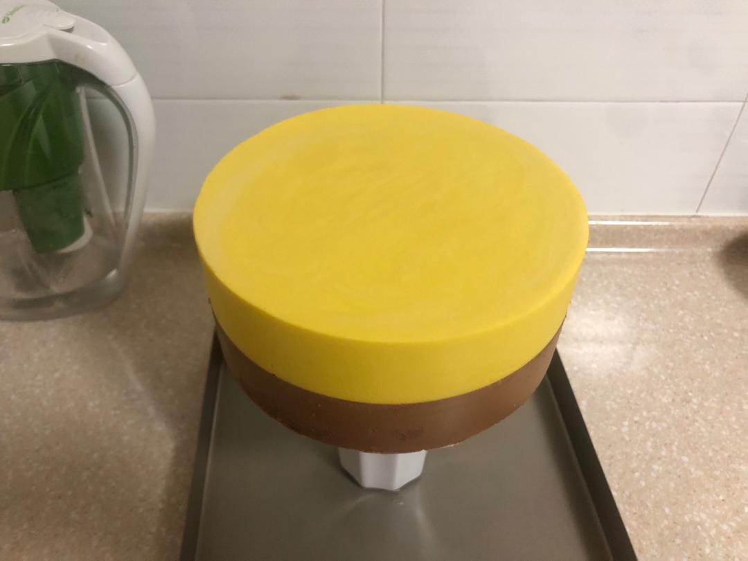 南瓜巧克力慕斯配焦糖淋面