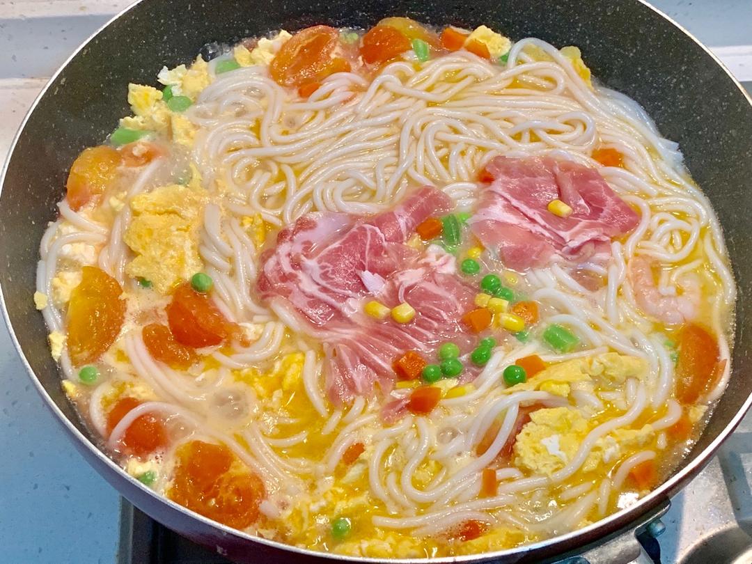 雨少寒轩做的番茄鸡蛋米线