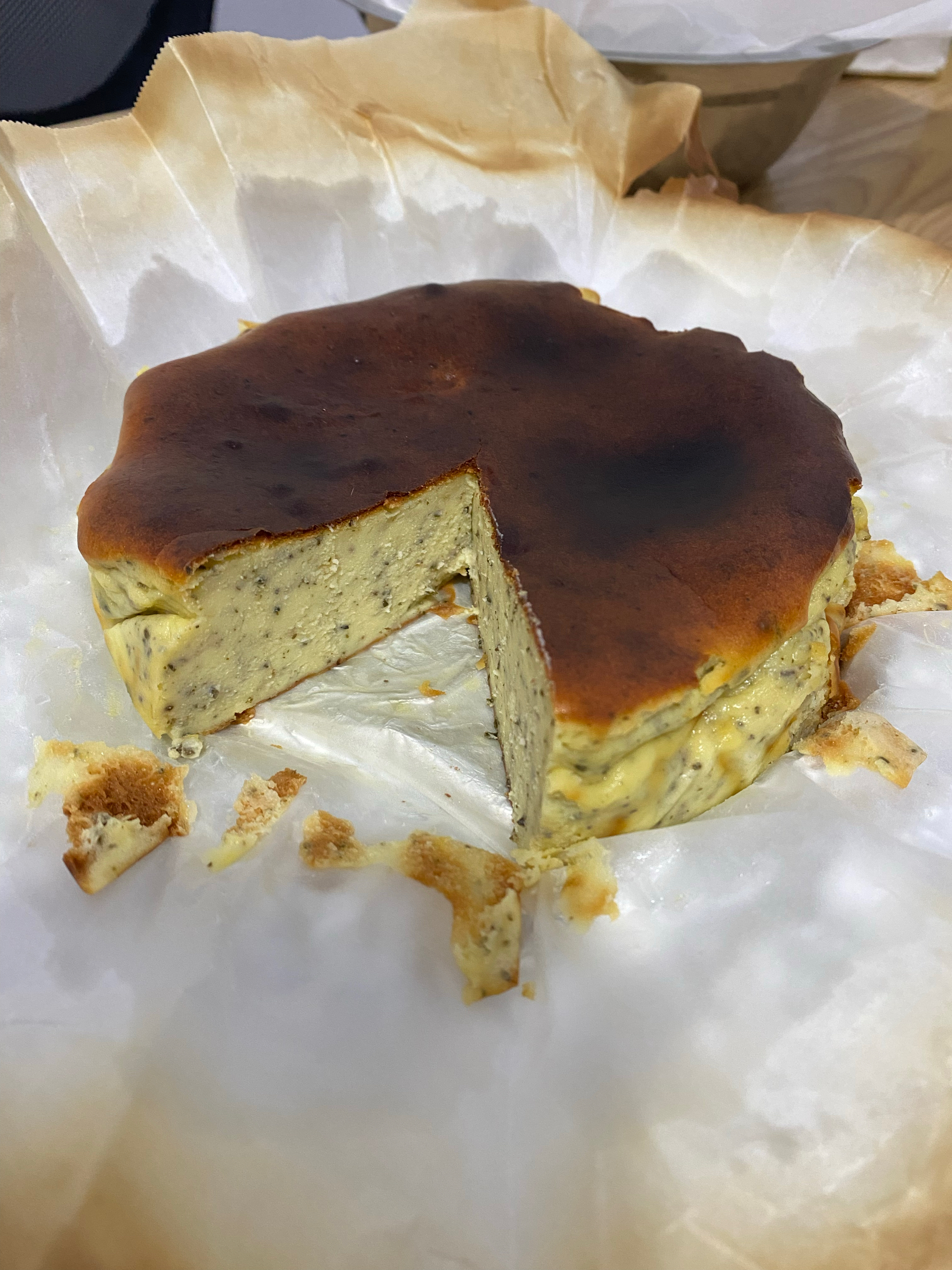 【原创】
零失败的下午茶-Basque巴斯克芝士蛋糕（消耗妙可蓝多奶油奶酪、雀巢淡奶油）