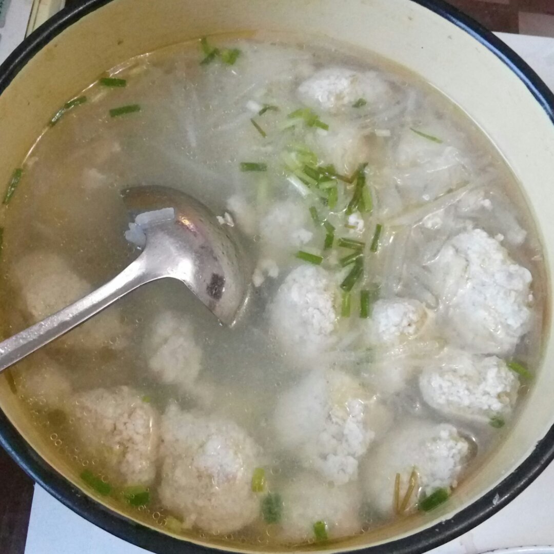 【10分钟系列】白萝卜豆腐圆子汤