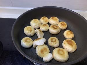 蒜香烤口蘑的做法 步骤3