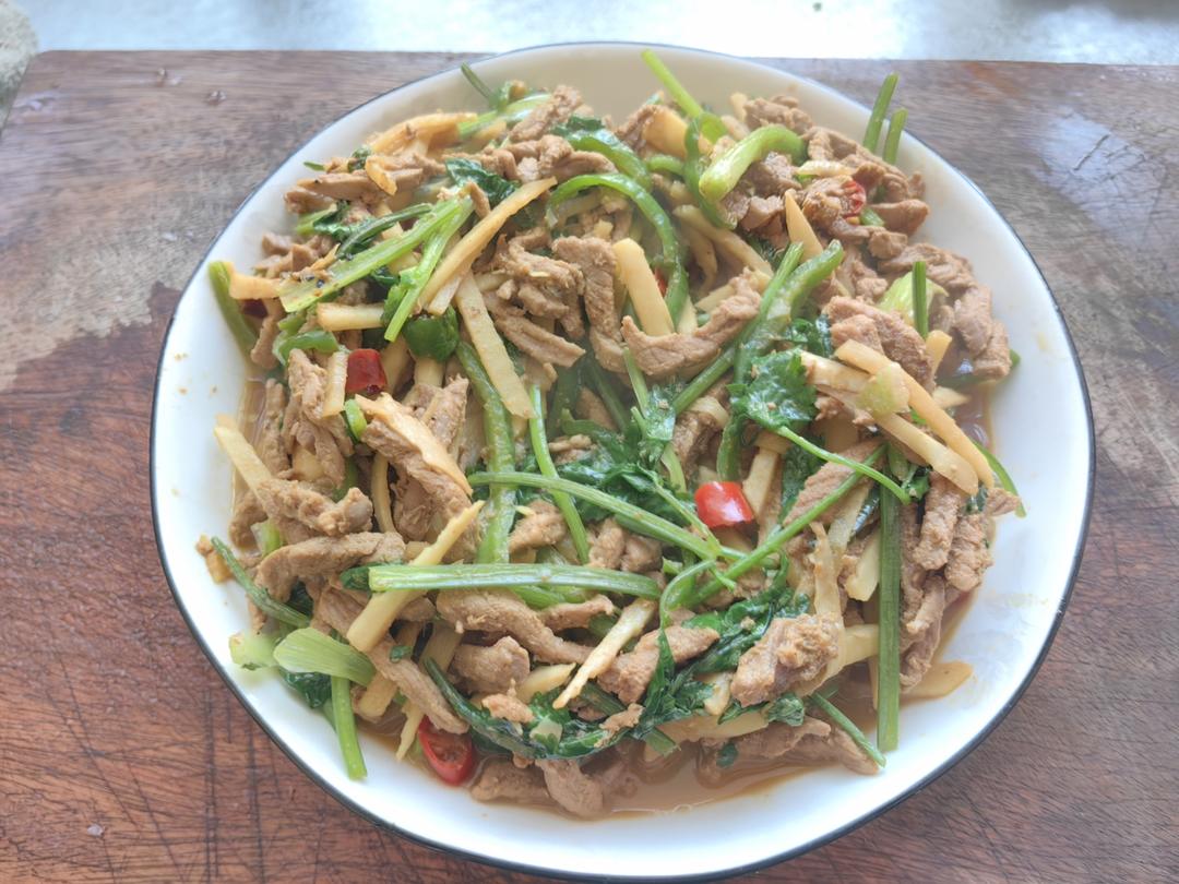 香菜青冬笋炒牛肉丝