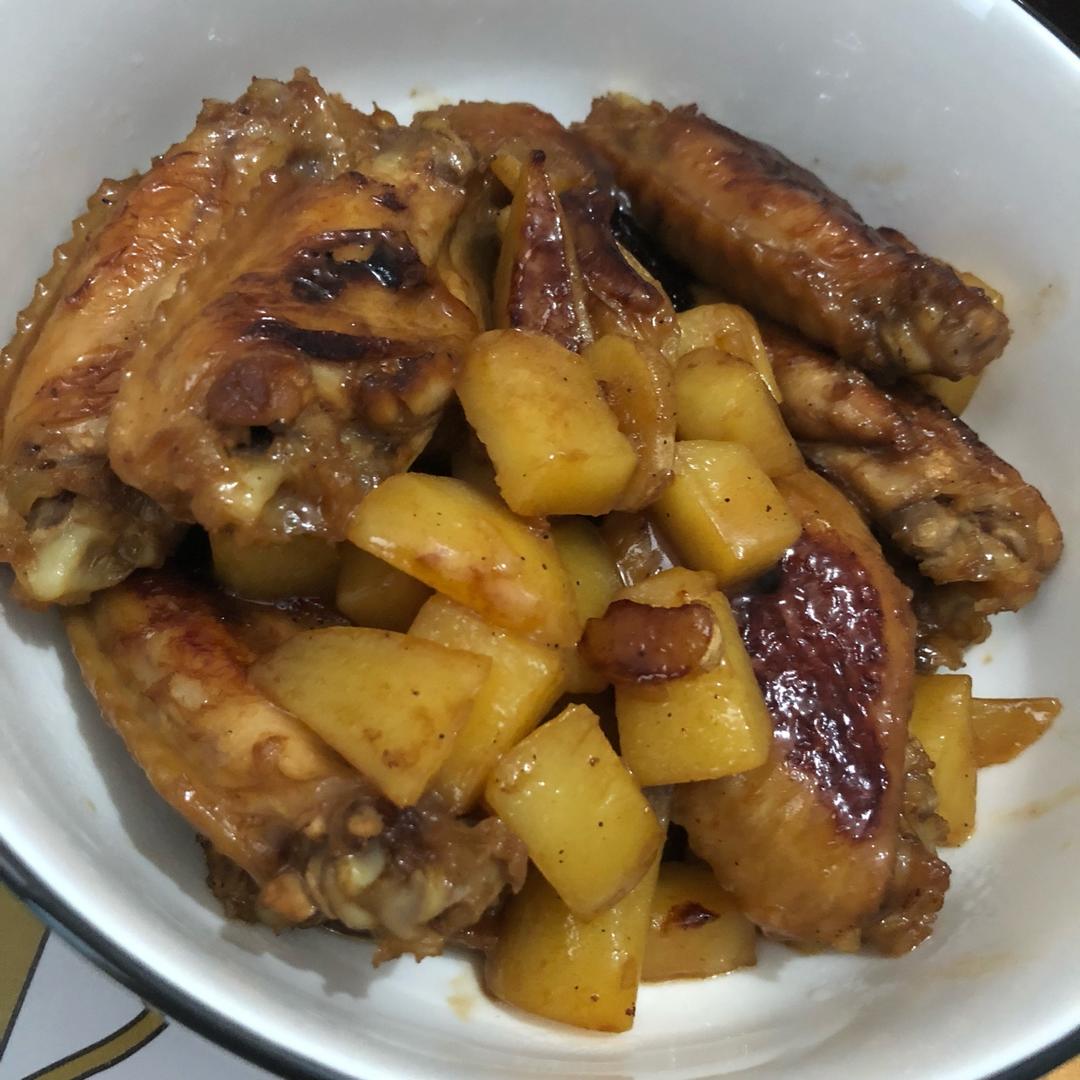 小黄同学是也做的鸡翅中炖土豆