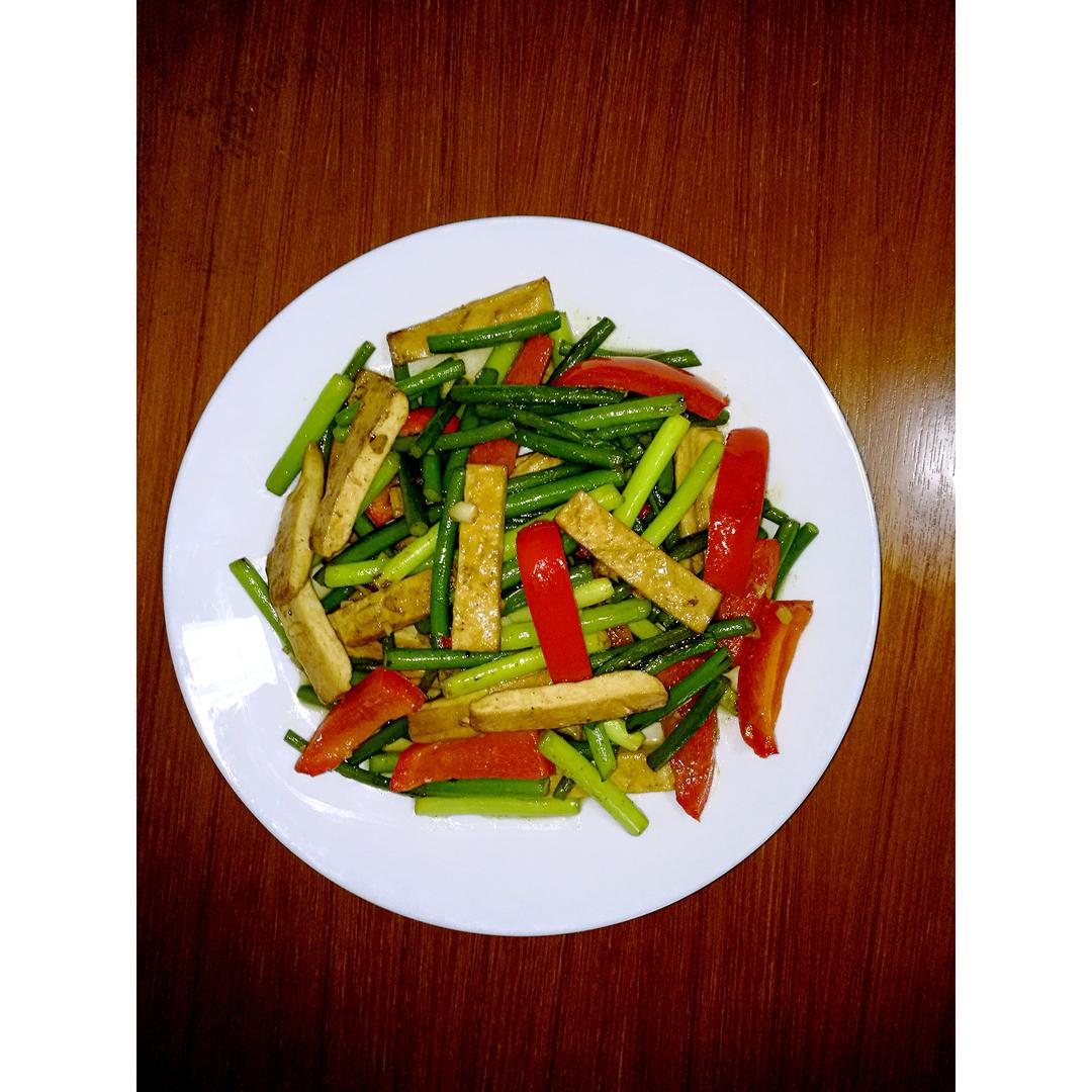 蒜苗素炒豆腐干