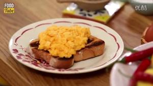 Jamie Oliver's scrambled eggs 英法美三式炒鸡蛋的做法 步骤3