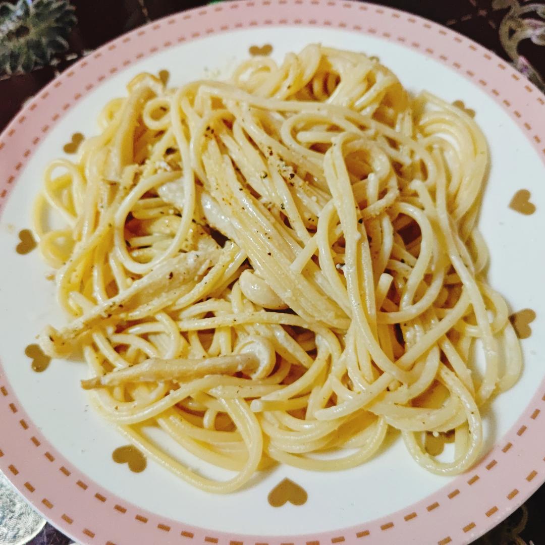 奶油蘑菇培根意大利面