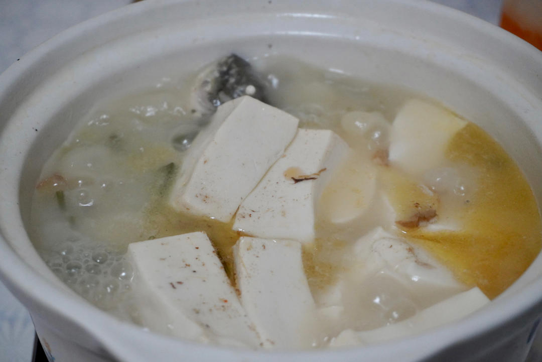 奶白鲫鱼豆腐汤|一条鱼最后的温柔