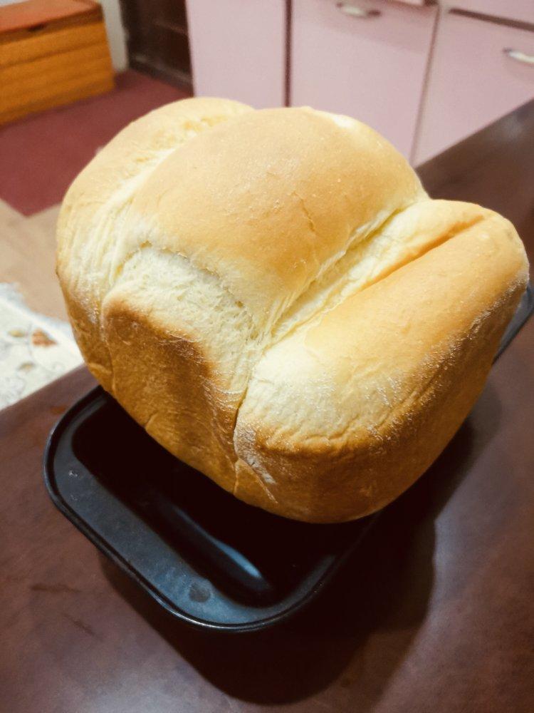 用烤箱自己做面包--手工牛奶吐司面包