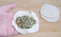 菌菇汤元宝水饺的做法 步骤8
