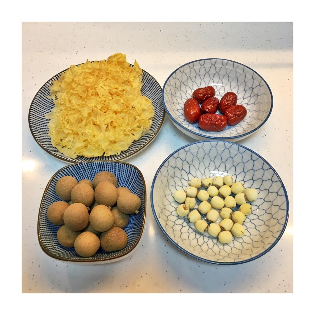 满满胶原蛋白的银耳汤