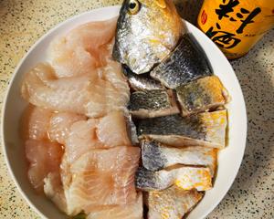 极简清蒸鱼 剁椒葱油两吃的做法 步骤2