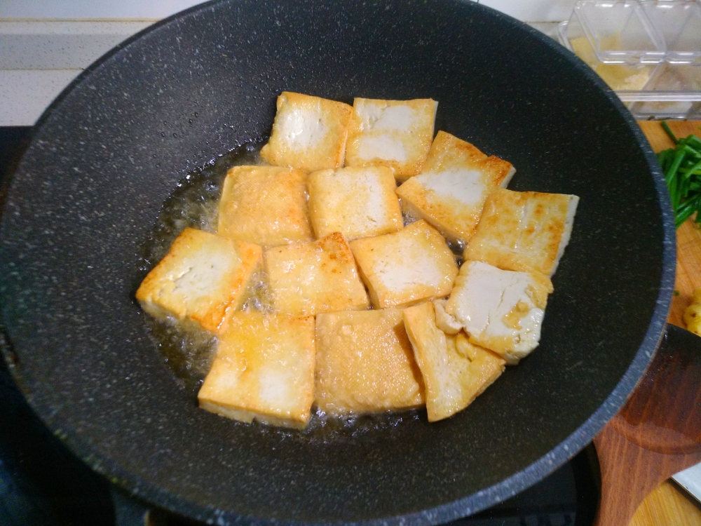 豆腐白菜煲的做法 步骤3