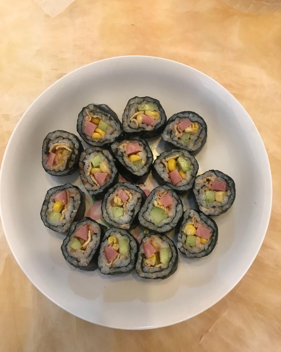 紫菜卷寿司