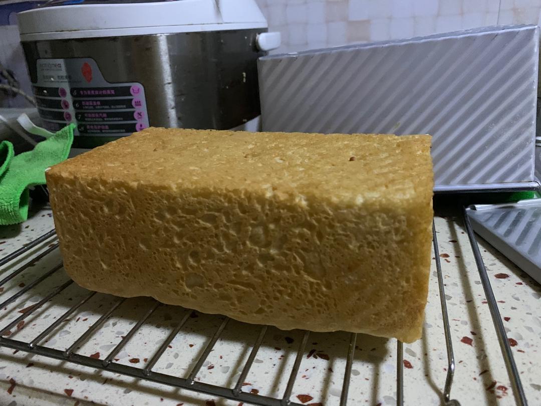 柔软鲜奶白吐司面包