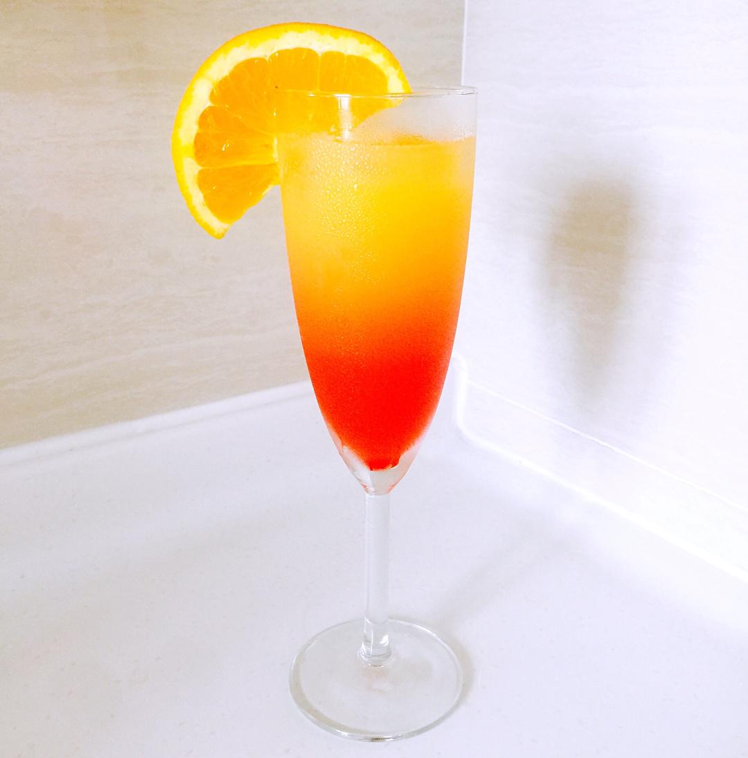 鸡尾酒 🍸龙舌兰日出的做法