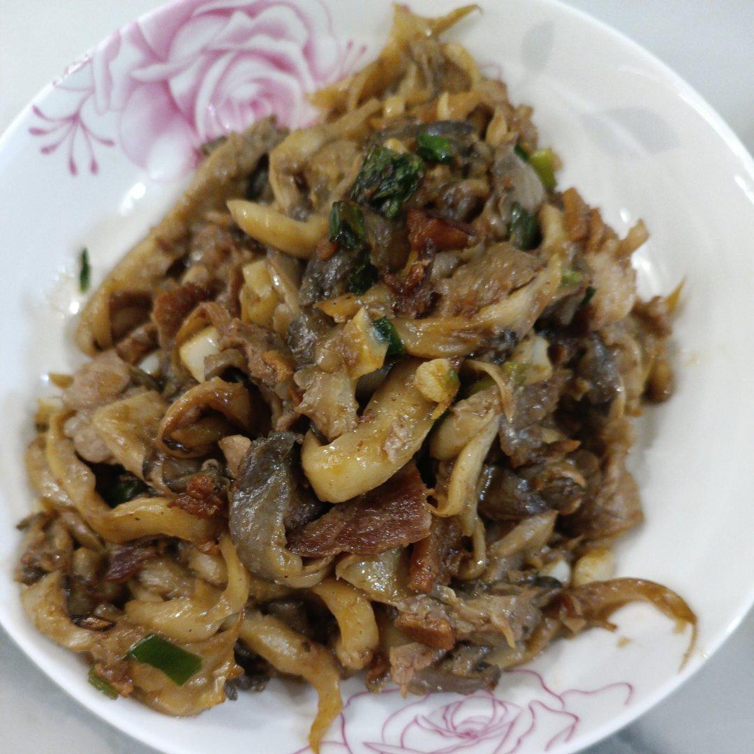 快炒，平菇炒肉，蘑菇炒出肉味道