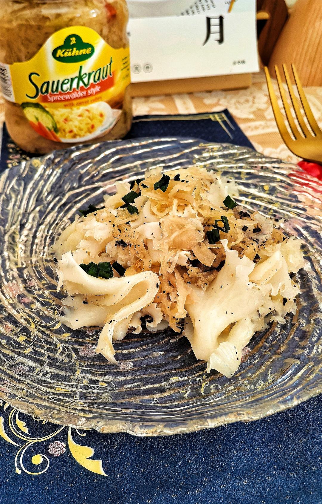 黑松露拌酸菜绣球菌