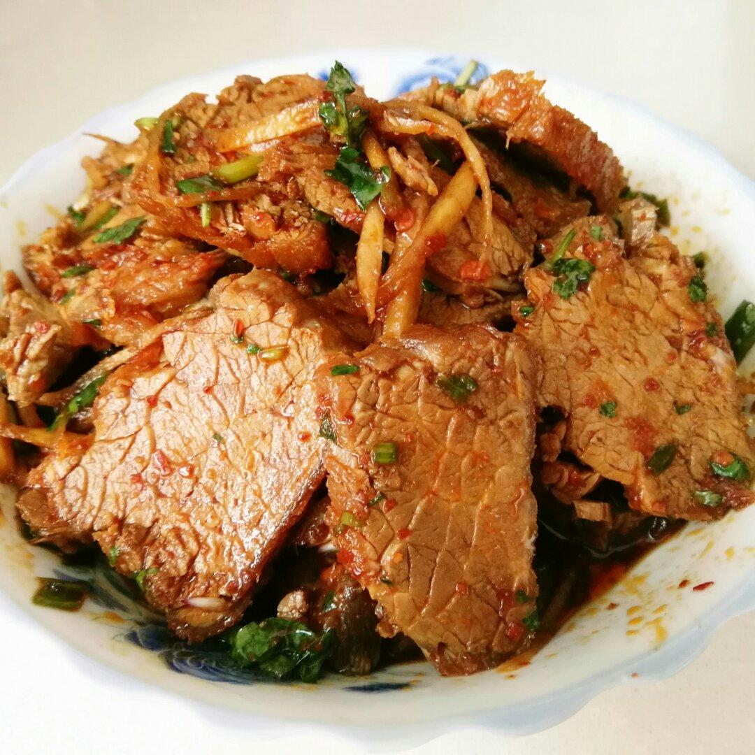 七月叶做的凉拌"辣子肉"