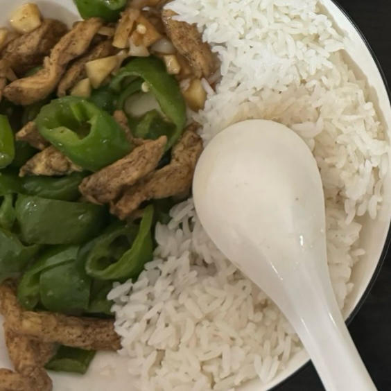 嫩滑不柴——辣椒炒鸡胸肉