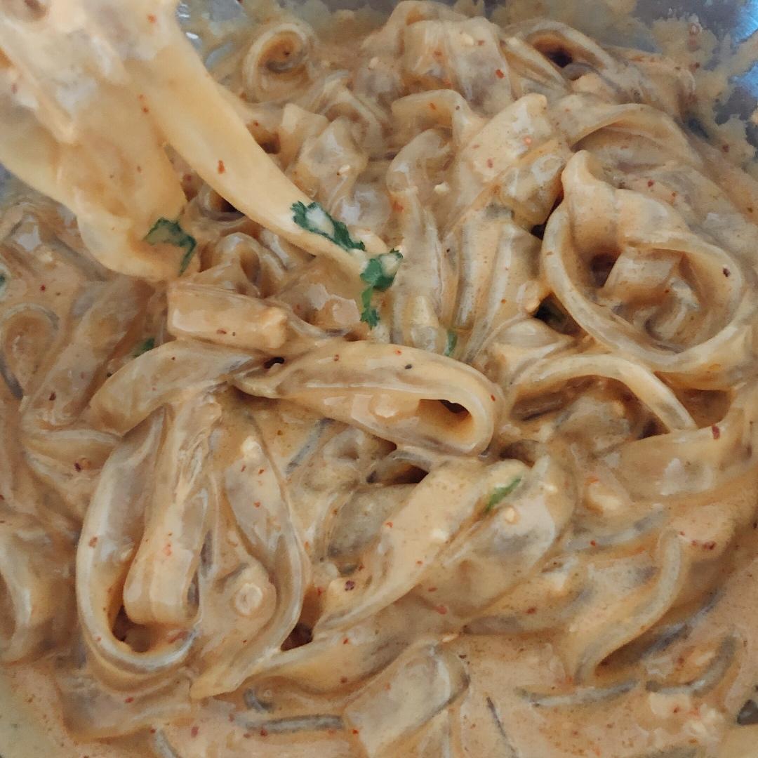 麻酱流汁宽粉