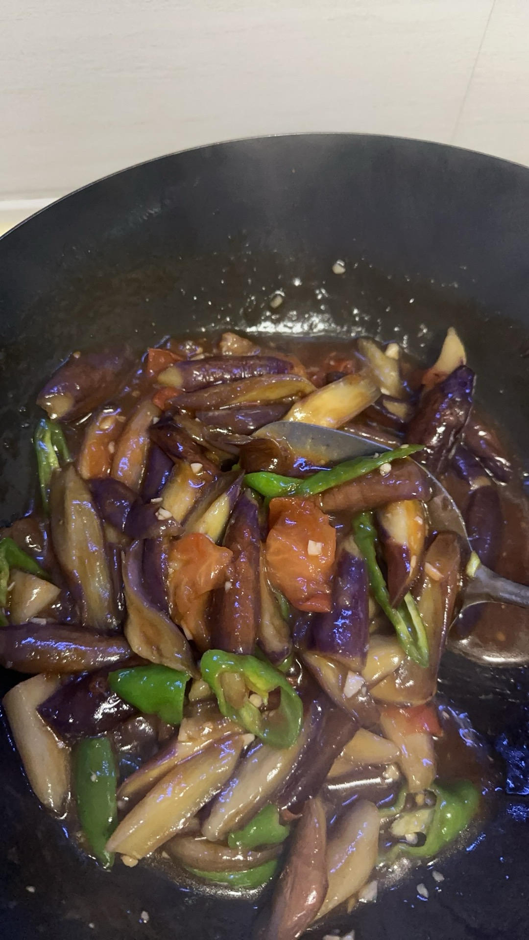 红烧茄子（佐西红柿尖椒）