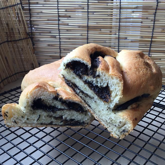 练习帖【TeaBread Gable】No.23 黑糖芝麻酱辫子面包的做法