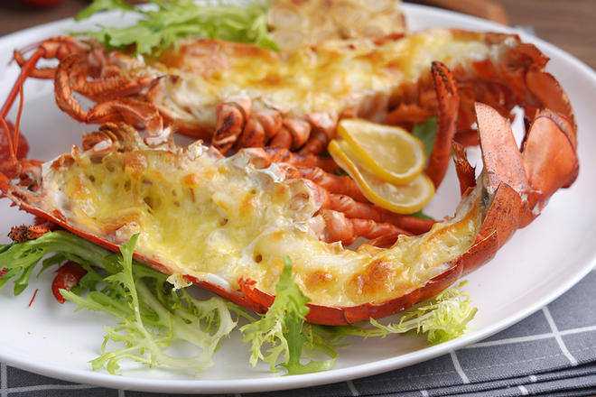 厨艺小白也能做好的海鲜美味——芝士焗波士顿龙虾的做法