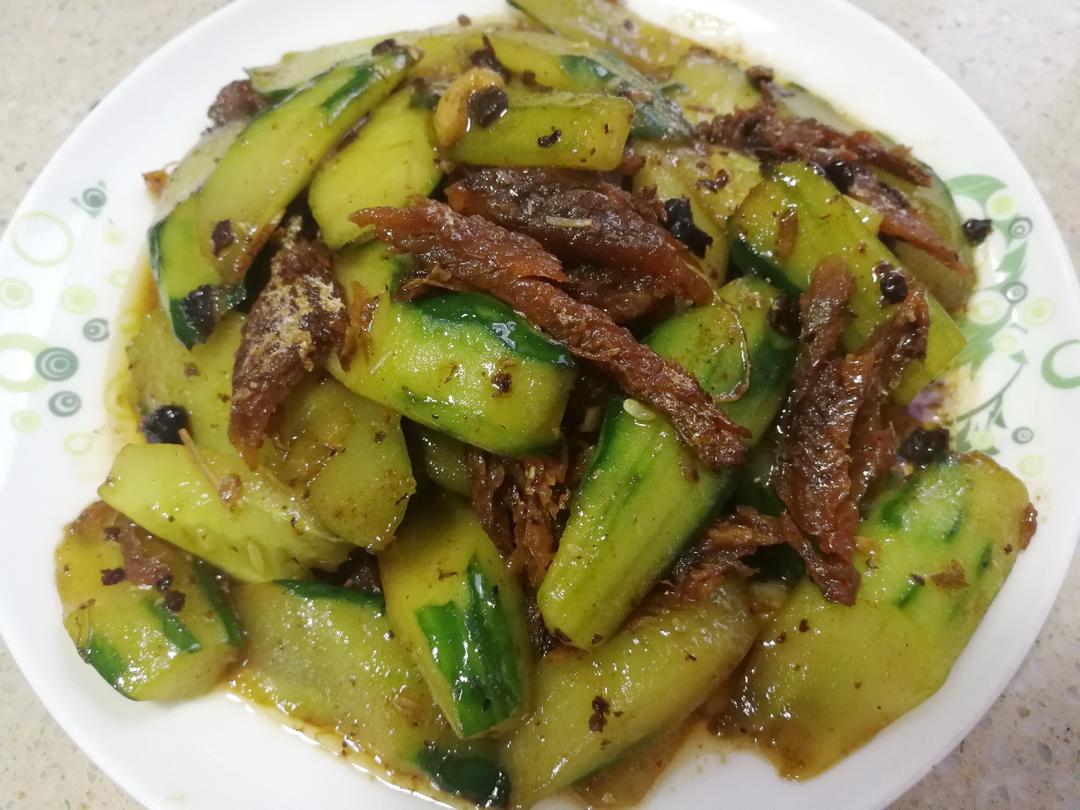 豆豉鲮鱼炒青瓜的做法