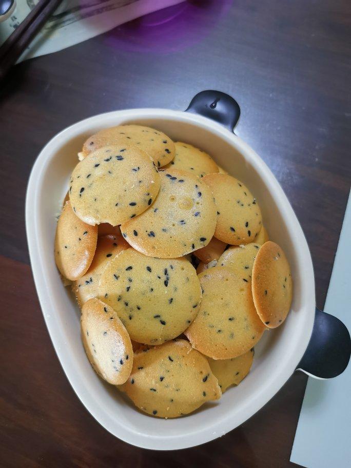 黑芝麻鸡蛋小饼干
