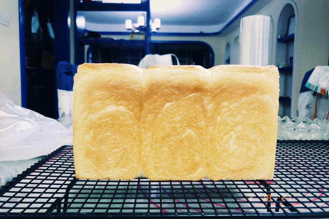 软到拿不起来的生吐司