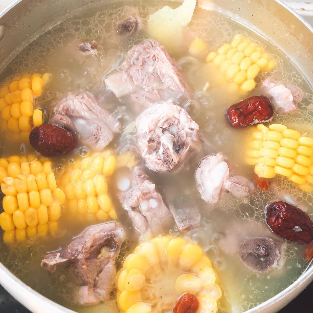 排骨玉米汤