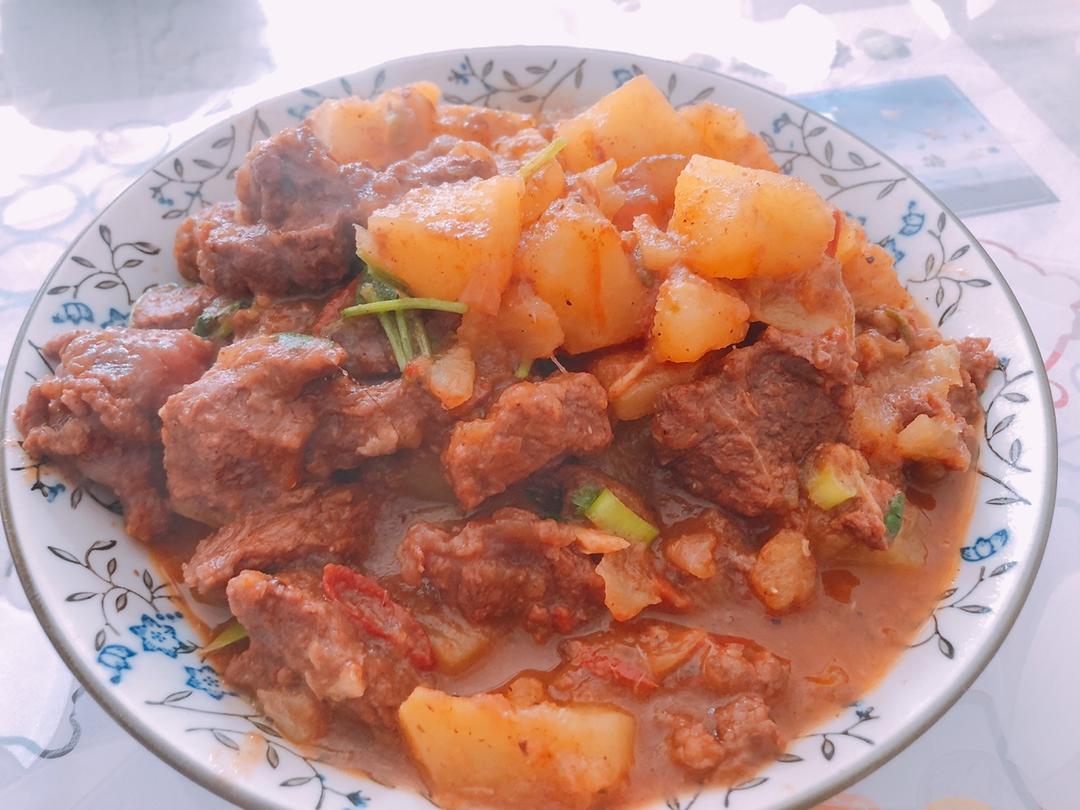 红烧牛肉土豆 （独家秘制）