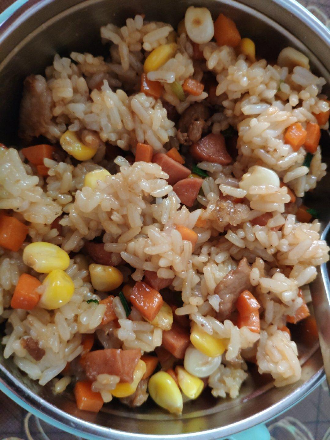 hin吖欣做的玉米胡萝卜火腿鸡蛋炒饭