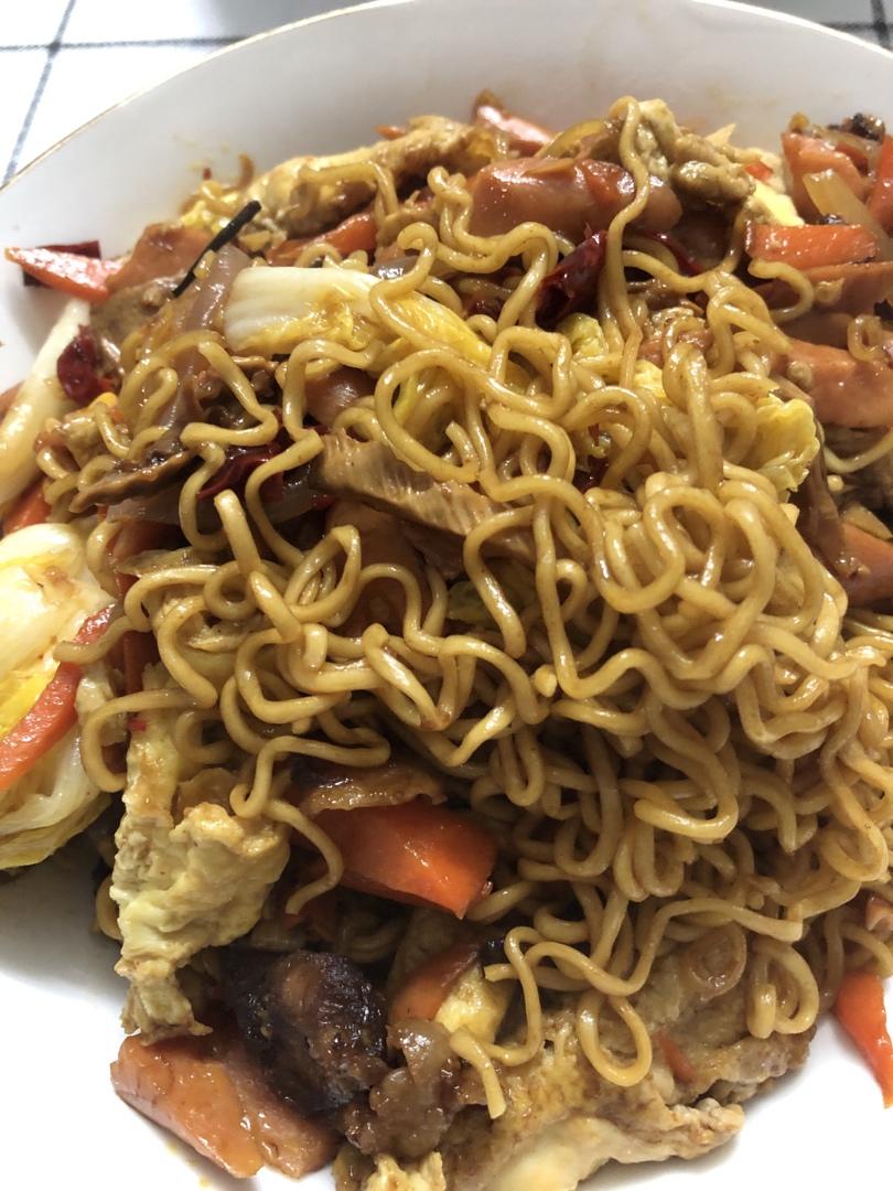秒杀路边摊的炒方便面