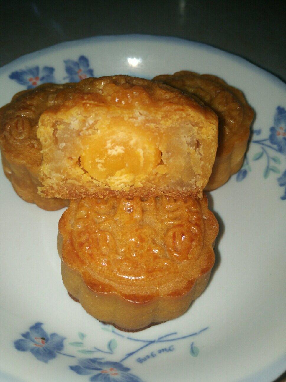 广式月饼—蛋黄莲蓉月饼