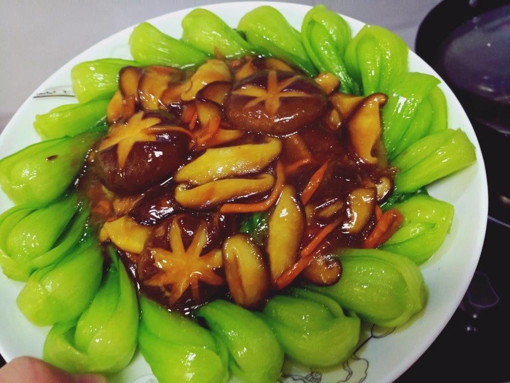 老丁的私房菜-香菇炒油菜