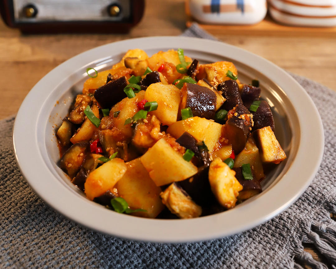 麻辣土豆拌茄子的做法