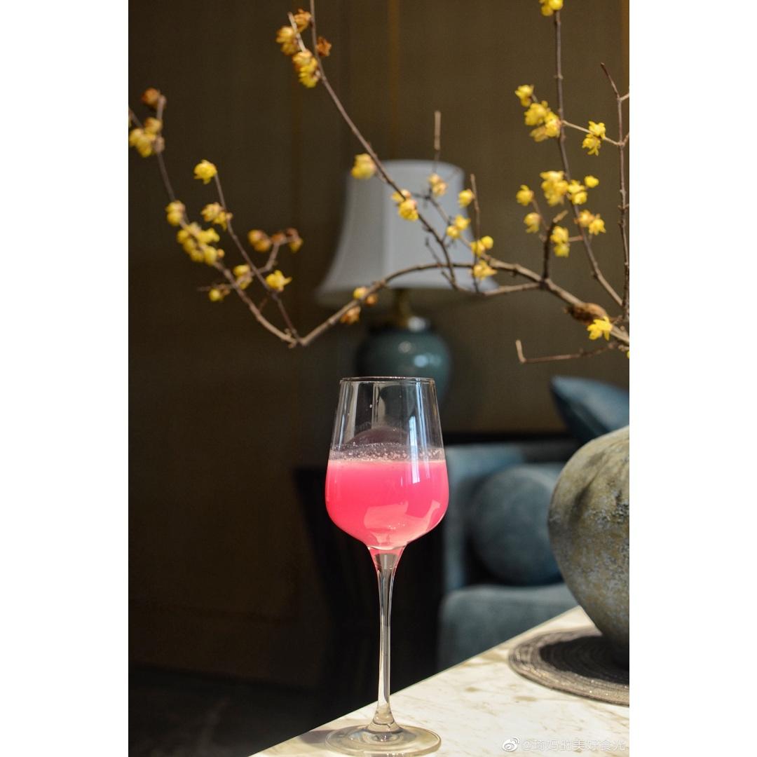 粉红佳人柠檬果汁