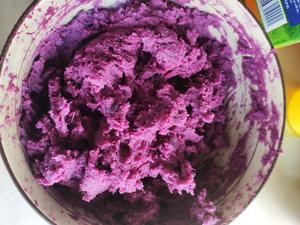 紫薯蛋黄酥的做法 步骤3