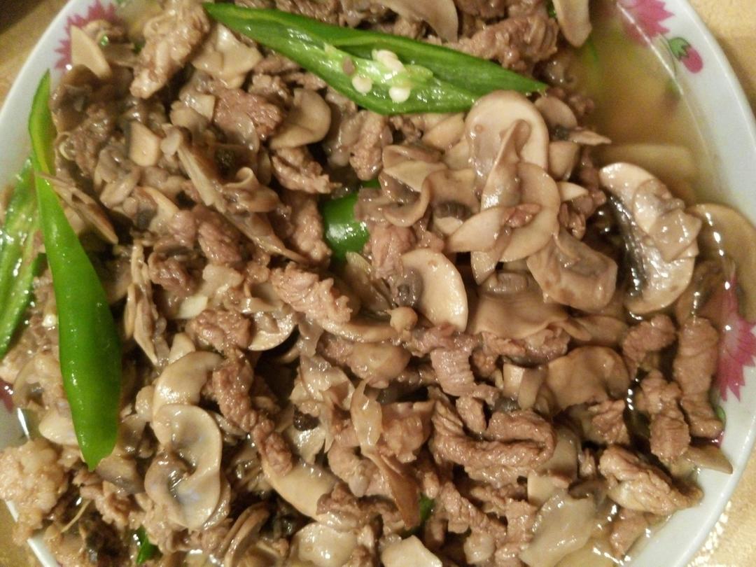 圆白菇炒肉丝