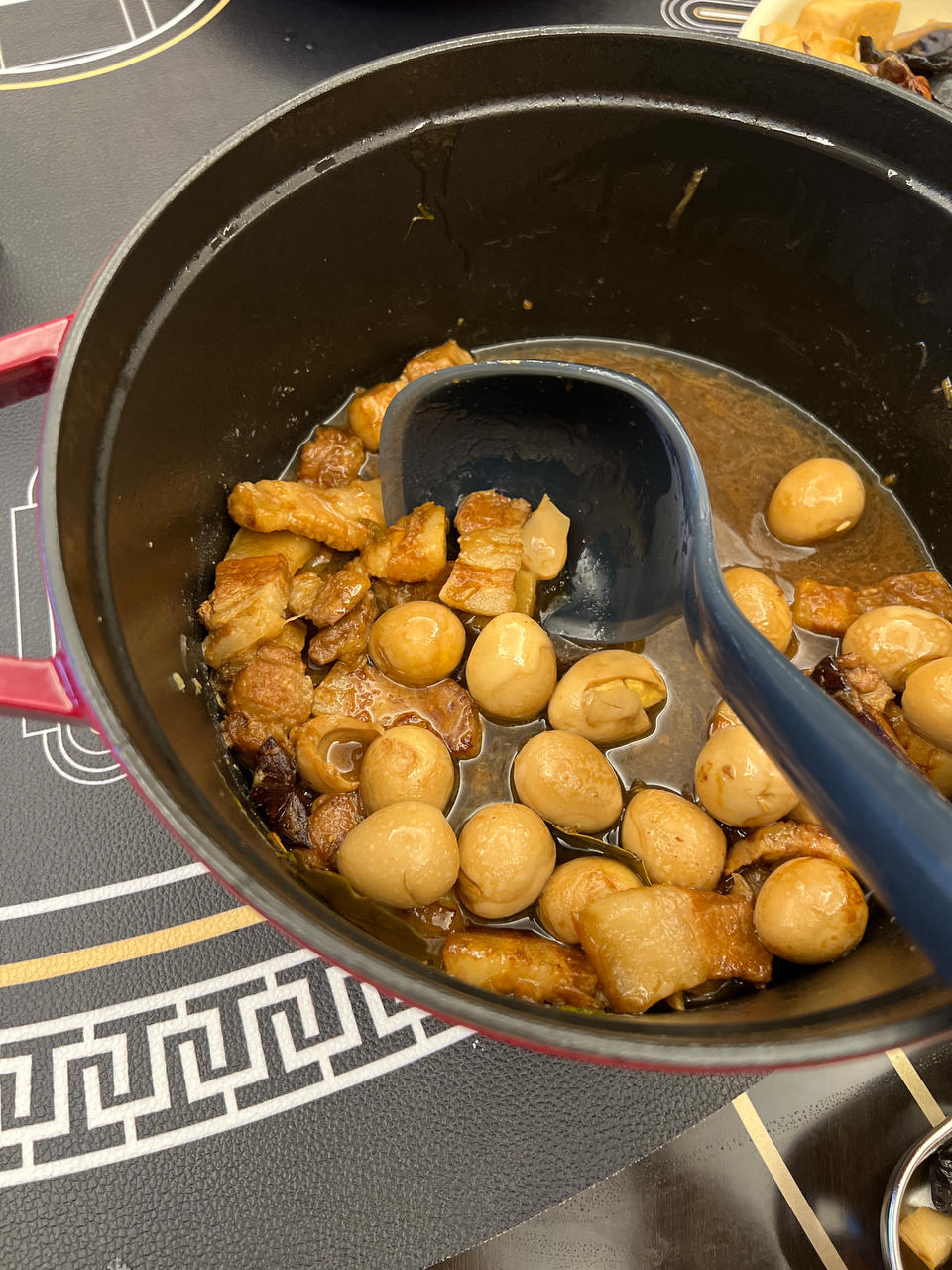 不放油的红烧肉+鹌鹑蛋