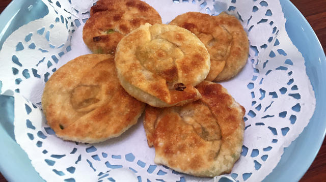 饺子皮葱油饼