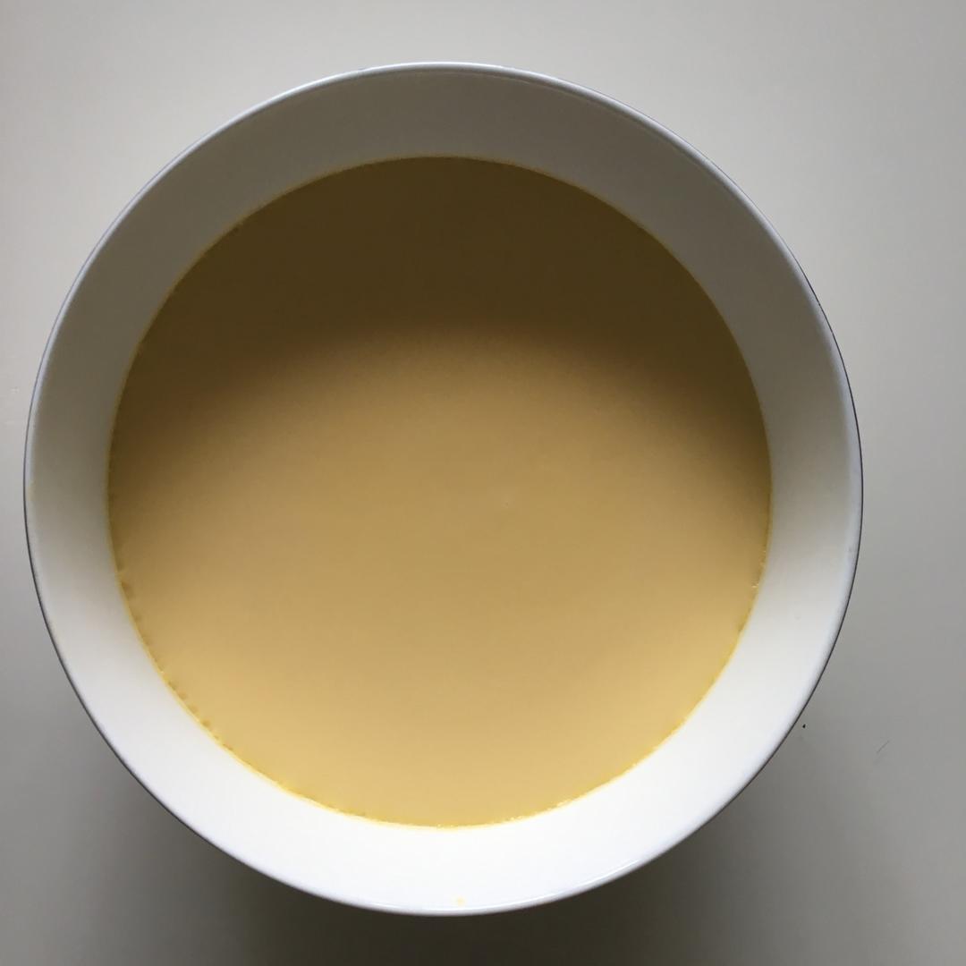 平滑如镜的蛋羹