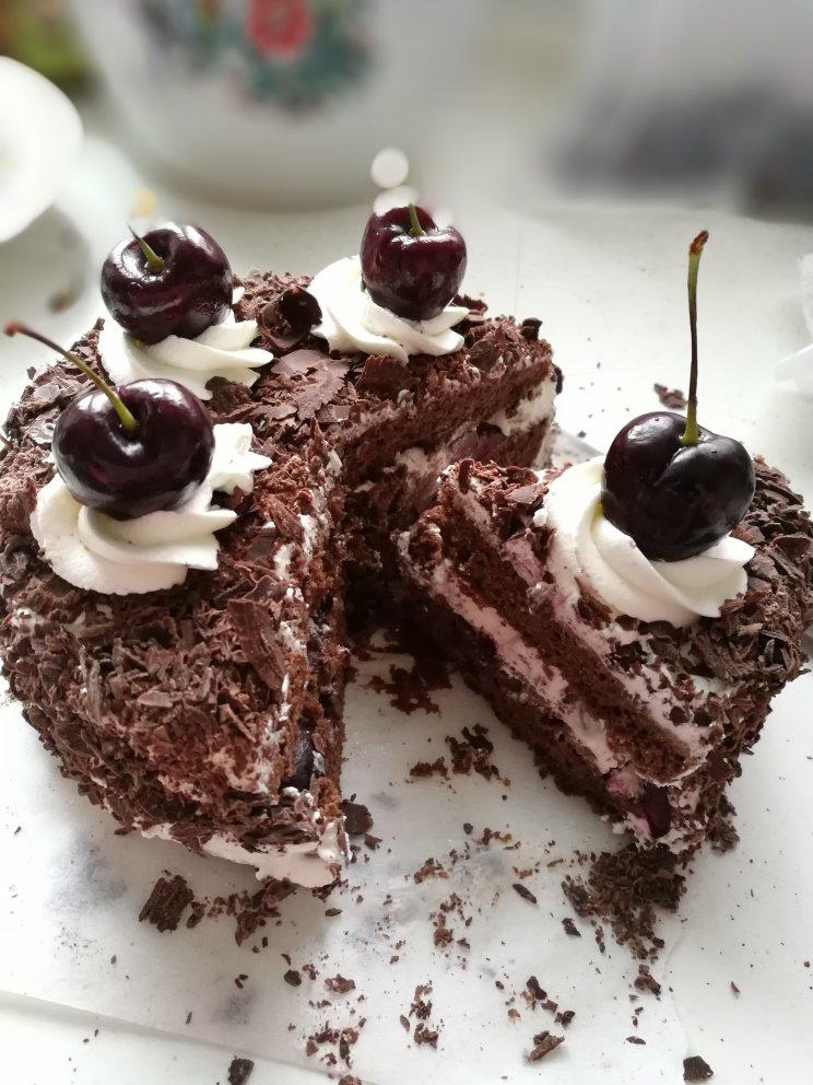 黑森林蛋糕：樱桃酒是她的灵魂