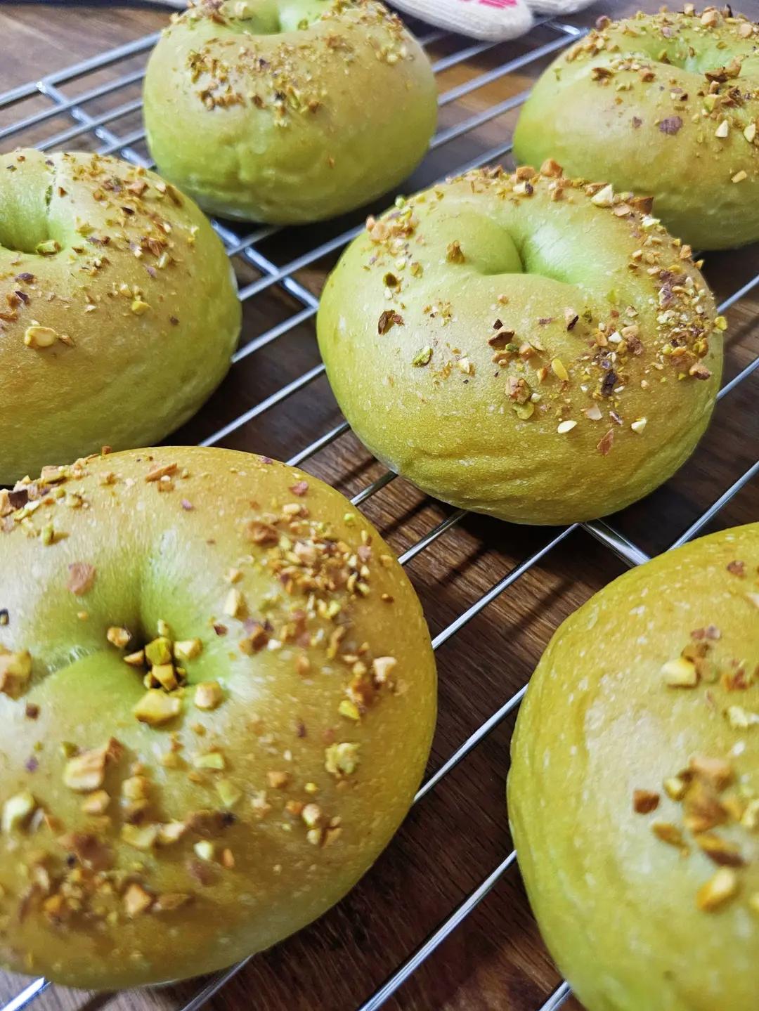 可以售卖的开心果乳酪贝果，保色小技巧