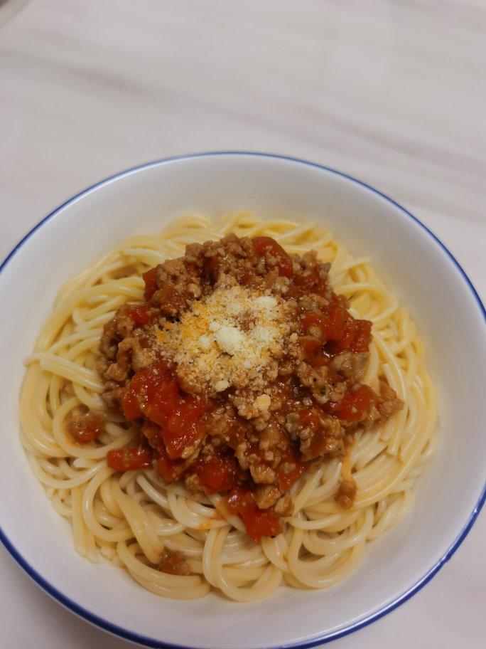 蕃茄蘑菇肉酱意大利面