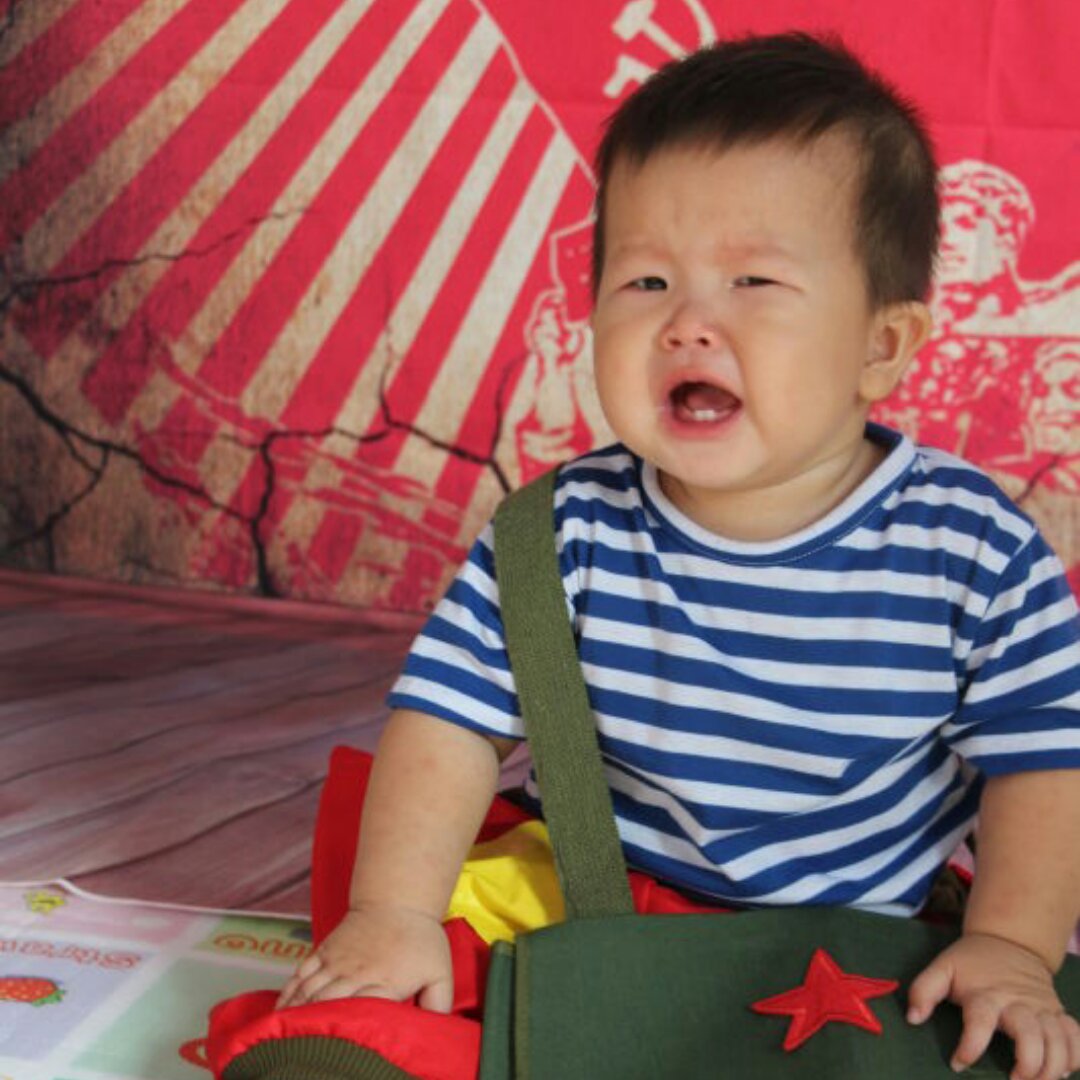 小溪爱上紫藤萝