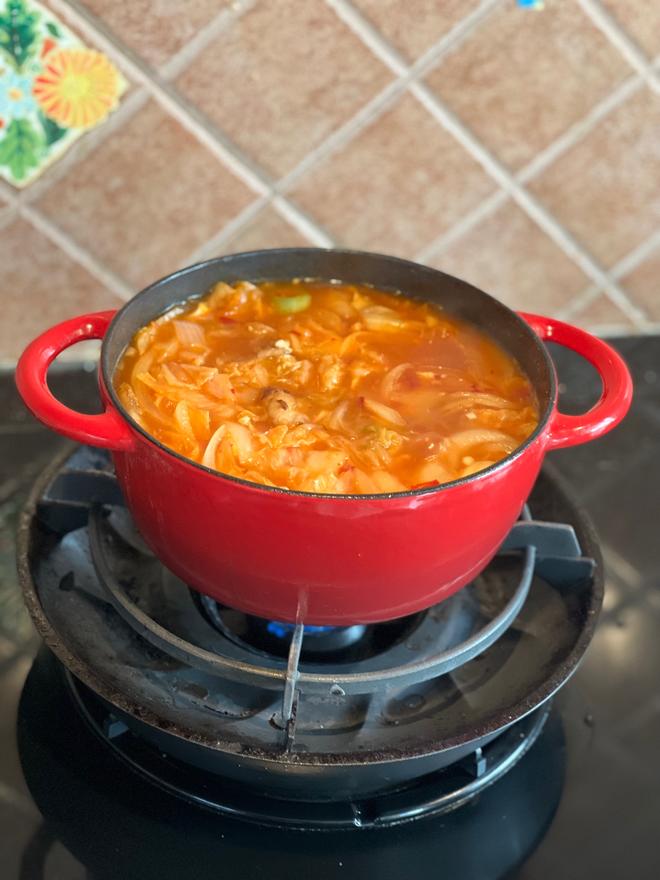 5分钟韩综必备最好吃的低脂泡菜汤的做法